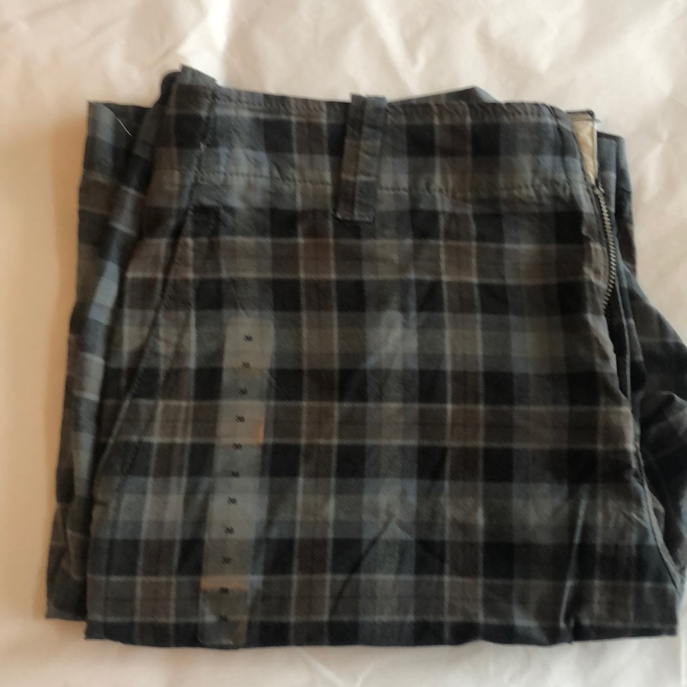 Men’s plaid Gap shorts